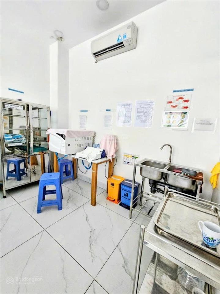 Bán gấp nhà mặt tiền ngay bệnh viện đại học y dược hcm  6 tầng 88m2 (5.6x17) căn góc không lộ giới