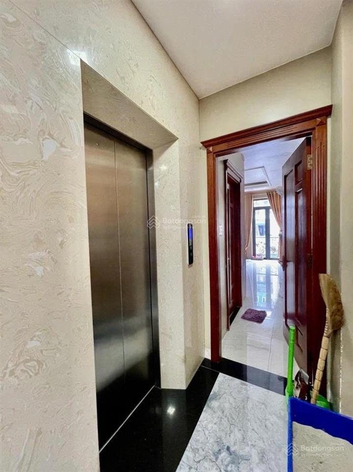 Bán gấp nhà mặt tiền quận 5 ngay hồng bàng  căn góc thoáng không lộ giới  6 tầng có thang máy xịn