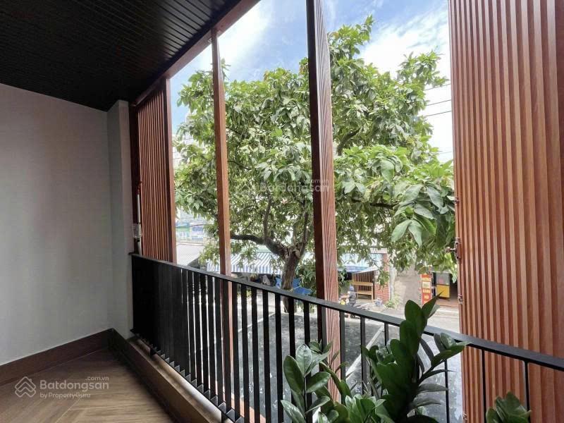 Bán gấp nhà mặt tiền quận phú nhuận  ngang lớn 6.2m, ô tô 7 chỗ để nhà  4 tầng 100m2 (6.2 x 17)