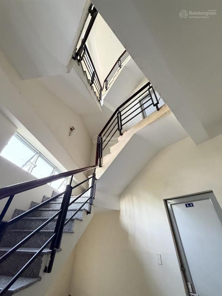 Bán gấp nhà hẻm xe hơi 12m đường cách mạng tháng 8, quận 3  4 tầng 100m2 (12 x 16) không quy hoạch