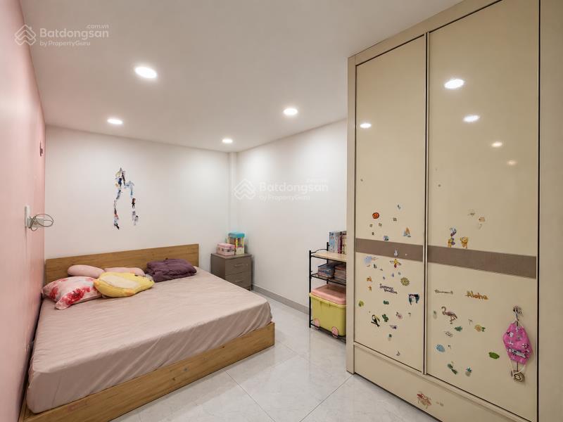 Bán gấp nhà có gara ô tô đường phạm văn hai  cn 66m2 (4.9 x 15)  4 tầng 5 phòng ngủ tặng nội thất