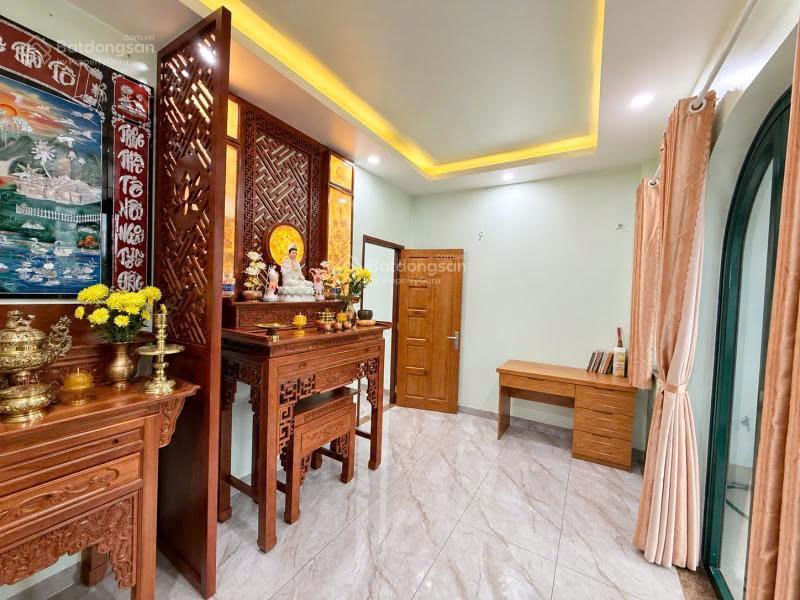 Bán gấp nhà mặt tiền đường đồng đen, tân bình  4 tầng 84m2 (4.5 x 19) sổ đẹp  đường trước nhà 20m