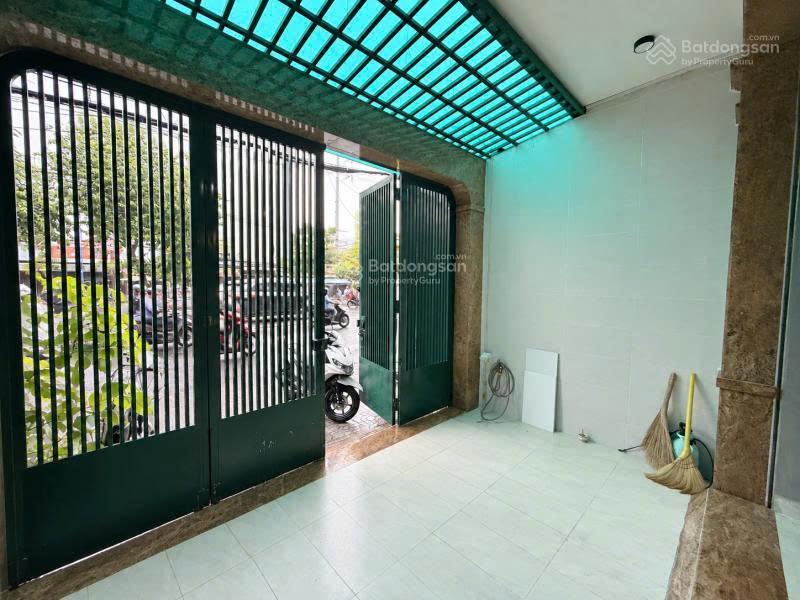 Bán gấp nhà mặt tiền đường đồng đen, tân bình  4 tầng 84m2 (4.5 x 19) sổ đẹp  đường trước nhà 20m