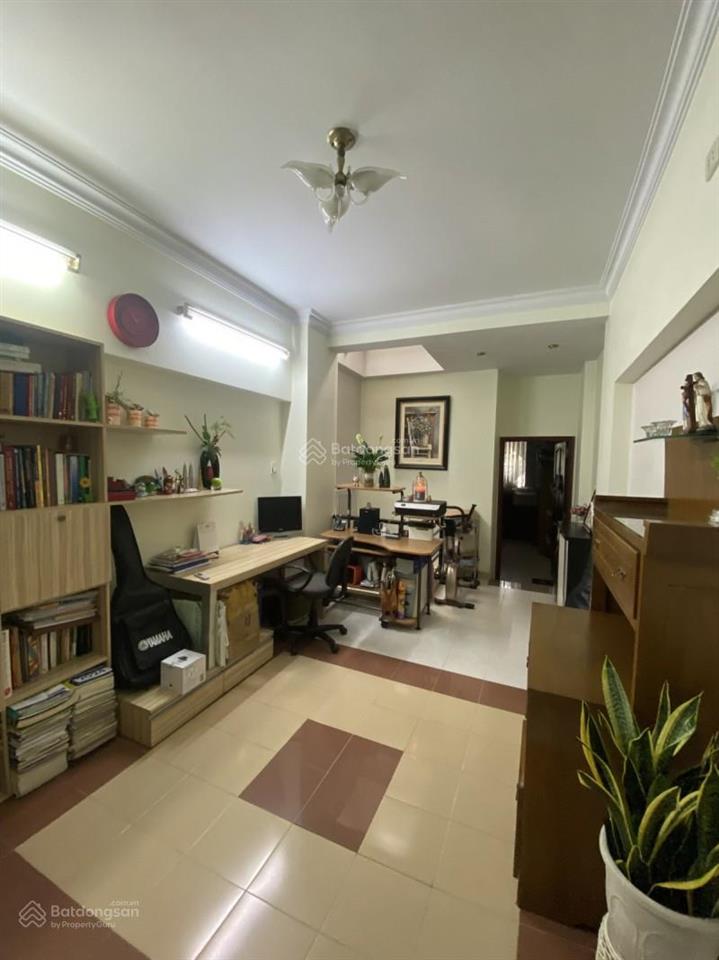 Bán gấp nhà mặt tiền đường lê văn sỹ  xây dựng 5 tầng kiên cố  ngang lớn 4m x 14m sổ nở nhẹ 4.2m