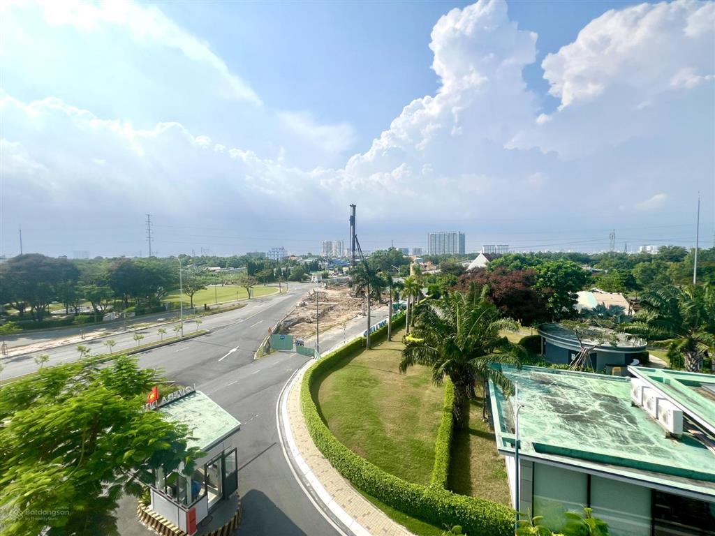 Bán gấp nhà phố lovera premier, 7,8 tỷ, 75m2, hướng đông bắc