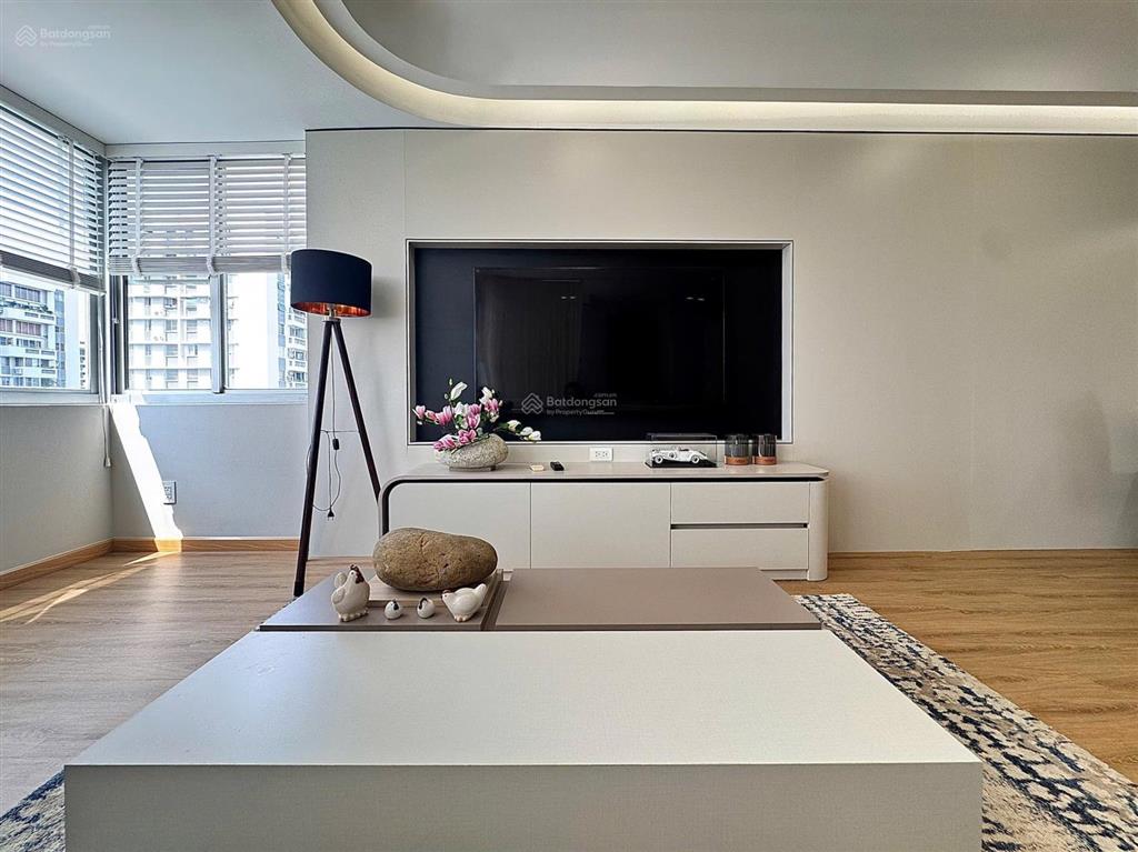 Bán căn hộ mỹ khánh 1, pmh, q7. 113m2. nhà mới 100%. sẵn hdt giá cao