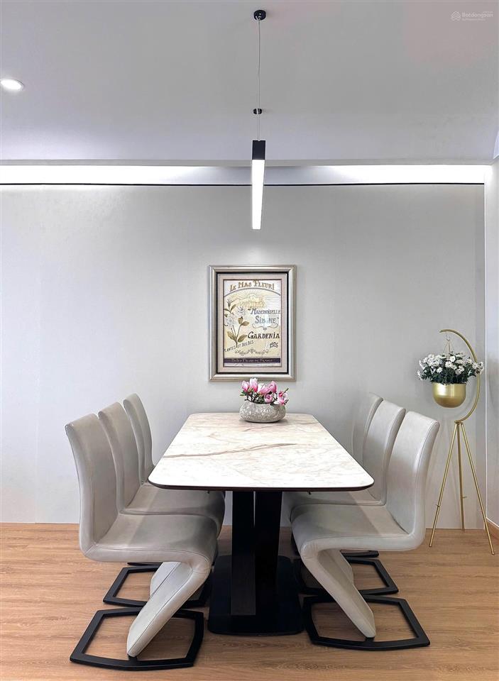 Bán căn hộ mỹ khánh 1, pmh, q7. 113m2. nhà mới 100%. sẵn hdt giá cao