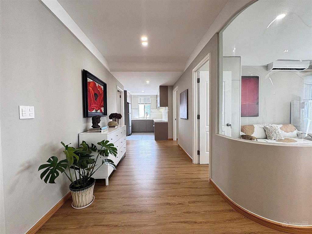 Bán căn hộ mỹ khánh 1, pmh, q7. 113m2. nhà mới 100%. sẵn hdt giá cao