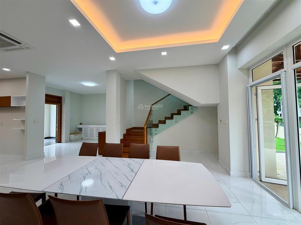 Cho thuê biệt thự phú gia pmh. 4pn. nhà đẹp