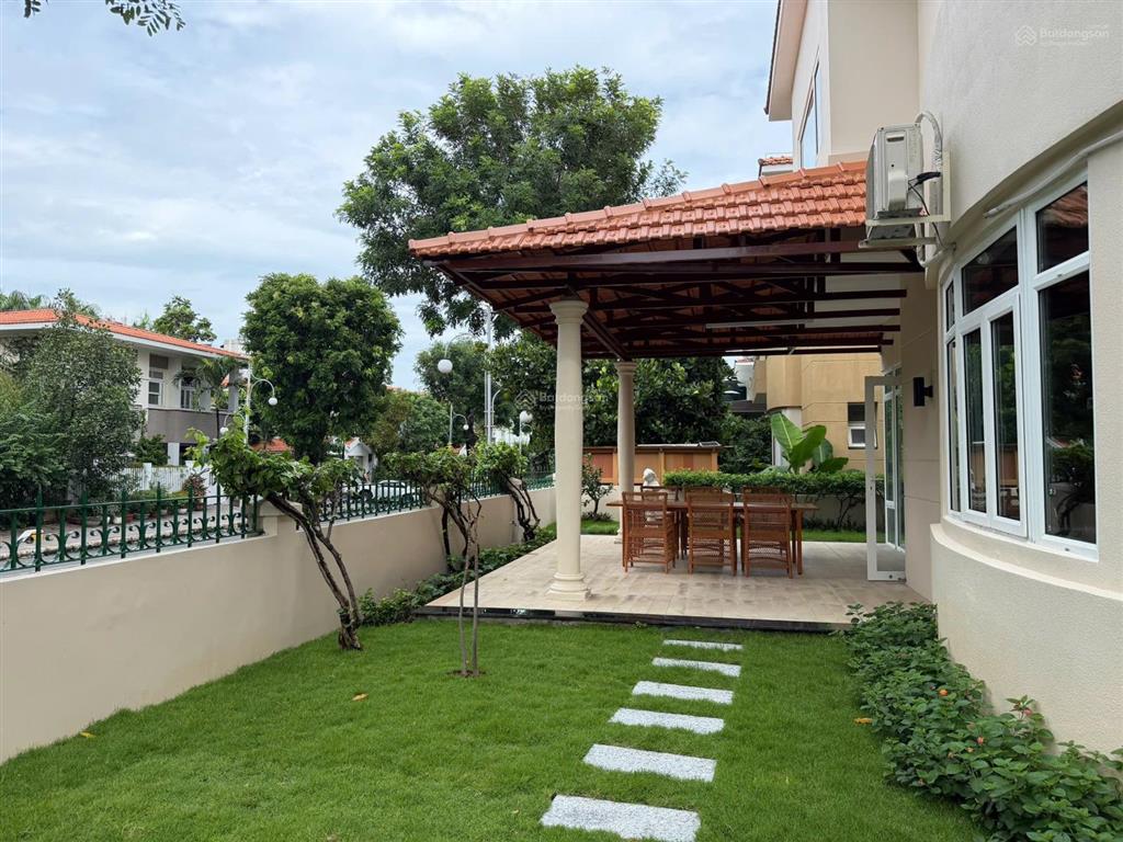 Cho thuê biệt thự phú gia pmh. 4pn. nhà đẹp