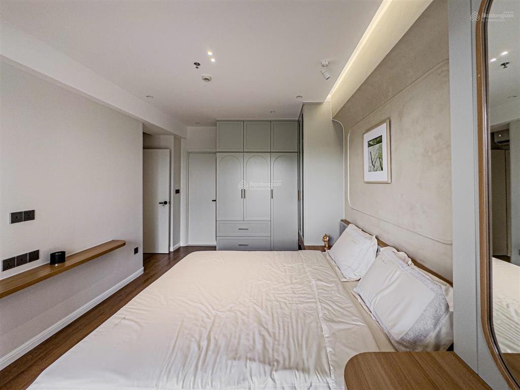 Bán căn hộ nhà đẹp hưng phúc, phú mỹ hưng. sân vườn 23m2. giá bán 10 tỷ