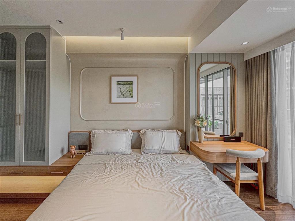 Bán căn hộ nhà đẹp hưng phúc, phú mỹ hưng. sân vườn 23m2. giá bán 10 tỷ