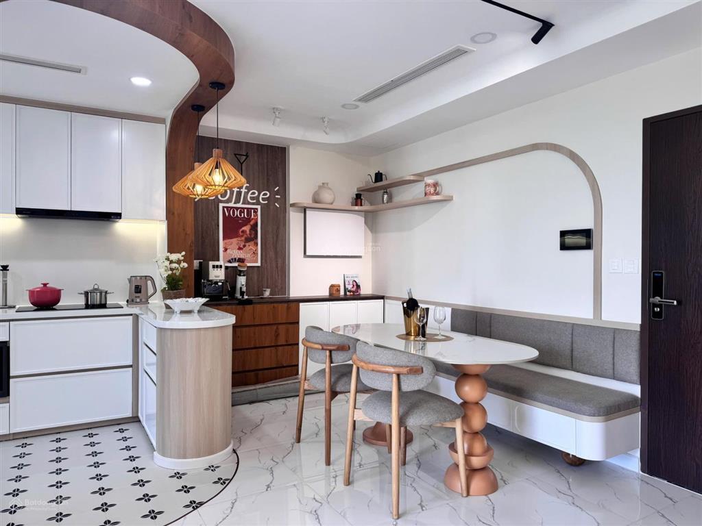 Bán căn hộ hưng phúc, pmh, q7. nhà mới 100%. 81,8m2, 2pn. căn góc. sổ hồng sẵn