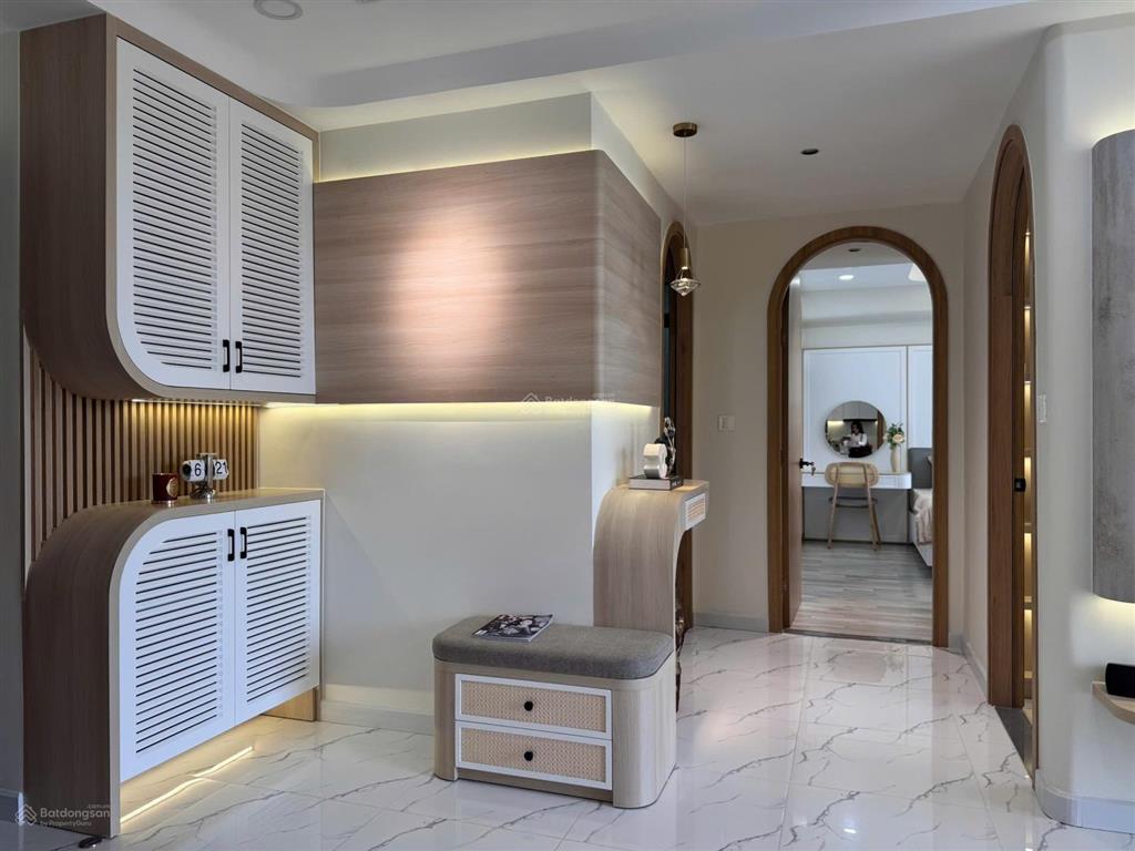 Bán căn hộ hưng phúc, pmh, q7. nhà mới 100%. 81,8m2, 2pn. căn góc. sổ hồng sẵn
