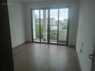 Hàng hót duy nhất 1 căn nhà 3 tầng mới ô tô đỗ cửa lại gần trường học và bìa làng