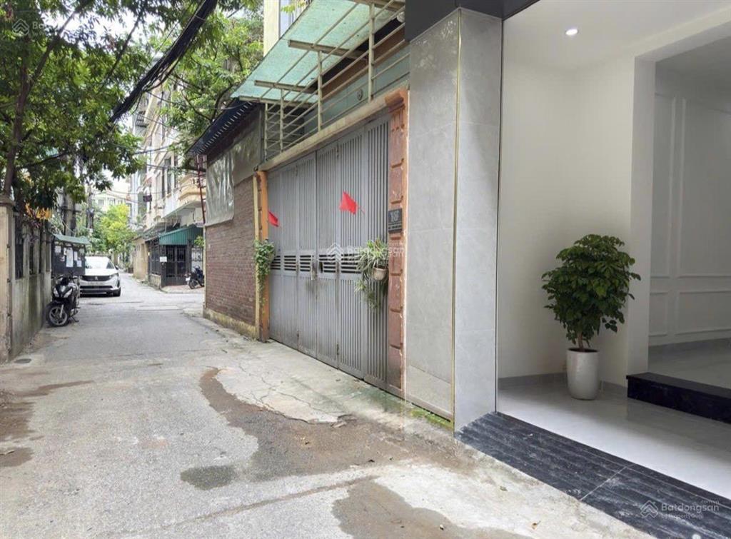 Bán gấp nhà 60m2 5 tầng đường ô tô tránh  ngõ thông kinh doanh  trung tâm cầu giấy  giá siêu rẻ