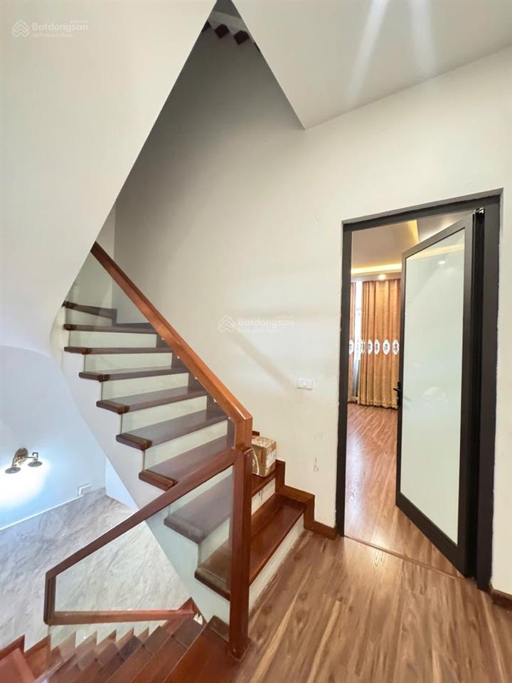 Bán nhà phân lô quân đội tại hoàng hoa thám ba đình 62m2 5tầng  ô tô vào nhà kinh doanh giá 23.5tỷ