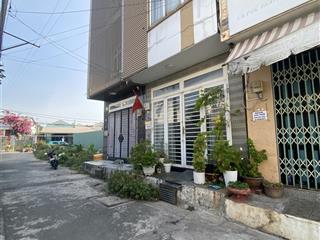 Cho thuê nhà 3tầng + tum đường xe hơi liền kề phạm văn đồng