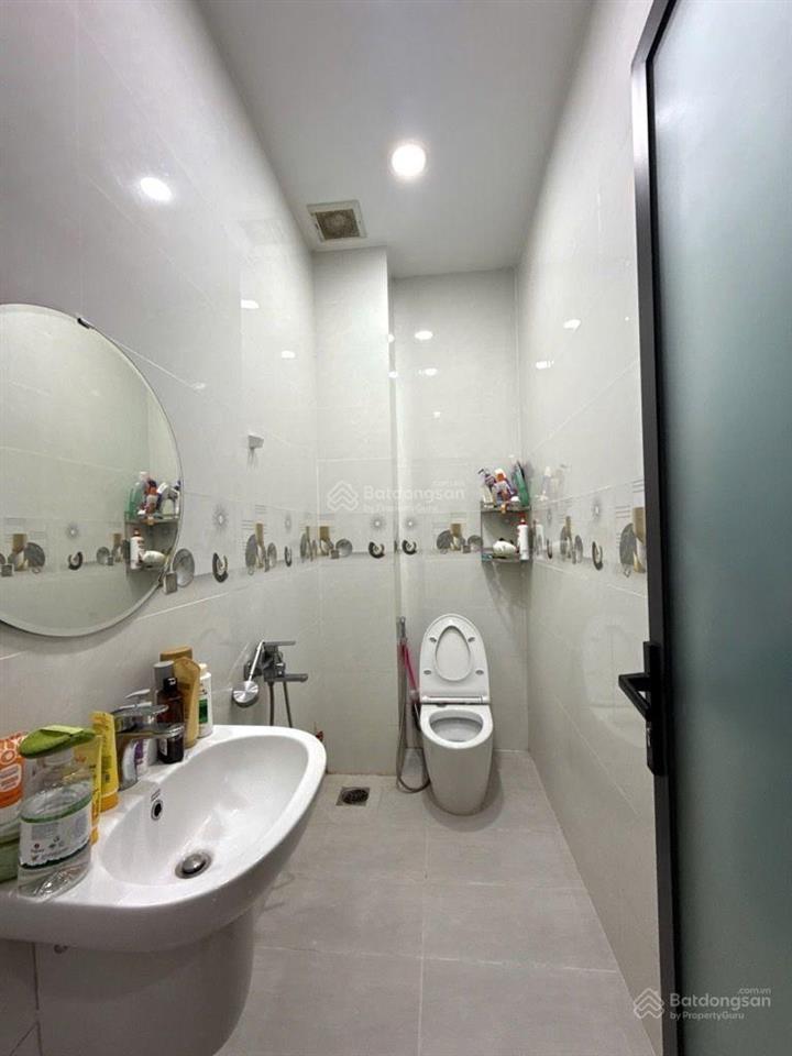 Bán nhà riêng 4pn, 3wc, 70m2 tại hoàng hoa thám, 7,3 tỷ