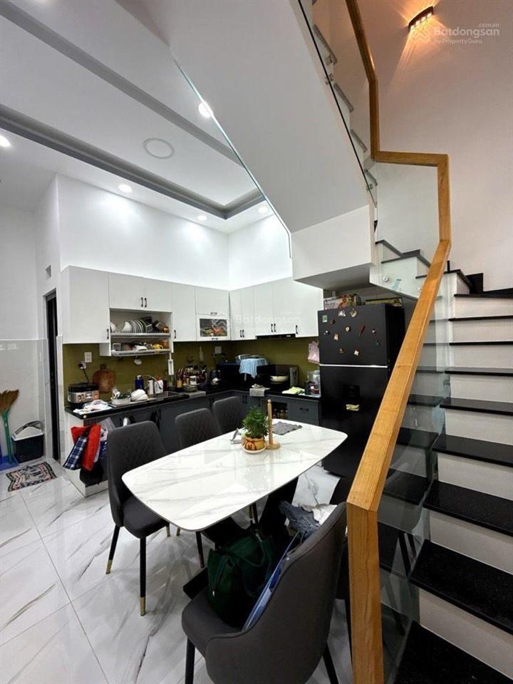 Bán nhà riêng 4pn, 3wc, 70m2 tại hoàng hoa thám, 7,3 tỷ