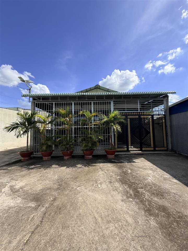Bán nhà mt tiện làm trạm dừng chân tp tây ninh