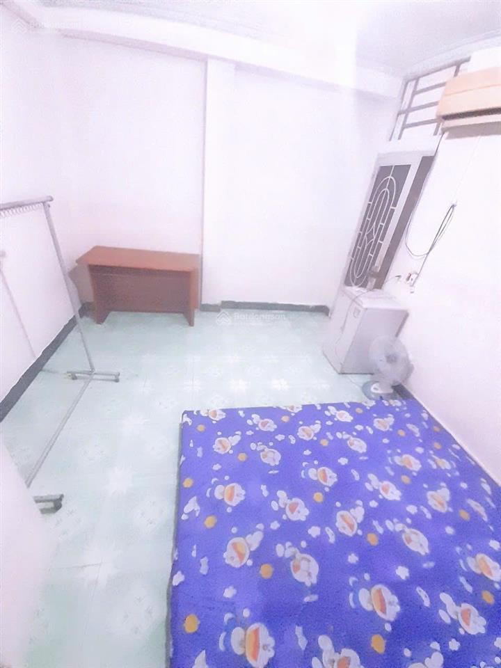 Phòng full nội thất có ban công thoáng mát, giá rẻ