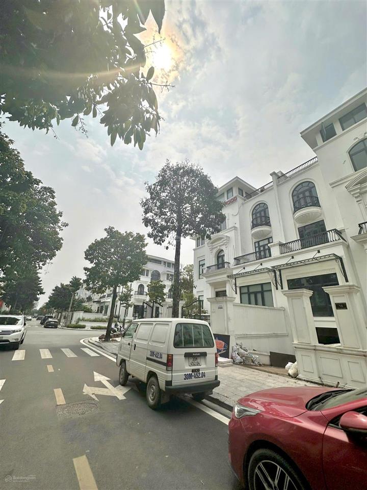 Cần bán căn biệt tự song lập giá 260tr/m giá cực tốt tại louis city hoàng mai