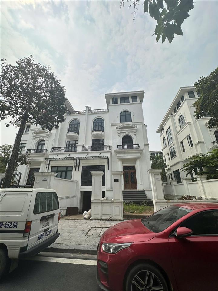 Cần bán căn biệt tự song lập giá 260tr/m giá cực tốt tại louis city hoàng mai