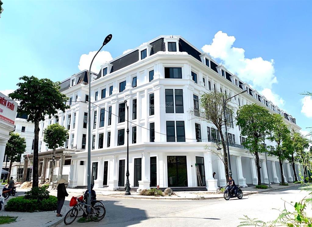 Hàng hiếm shophouse góc mặt hồ đường 30m  vừa ở vừa kinh doanh thiết kế cao cấp dự án louis city