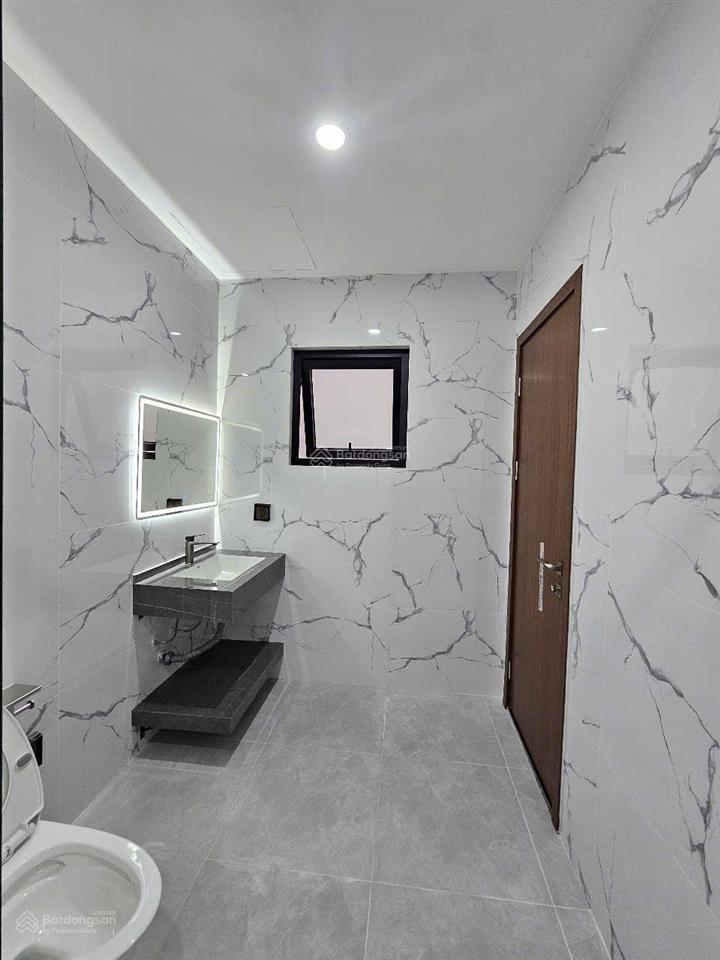 Em bán shophouse hoàn thiện 5 tầng có thang máy sẵn sổ đỏ giao dịch  giá hời louis city hoàng mai