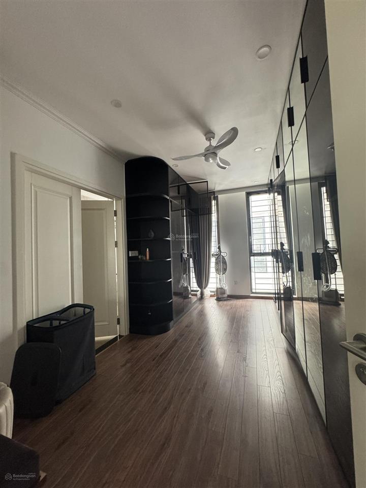 Em bán shophouse hoàn thiện 5 tầng có thang máy sẵn sổ đỏ giao dịch  giá hời louis city hoàng mai