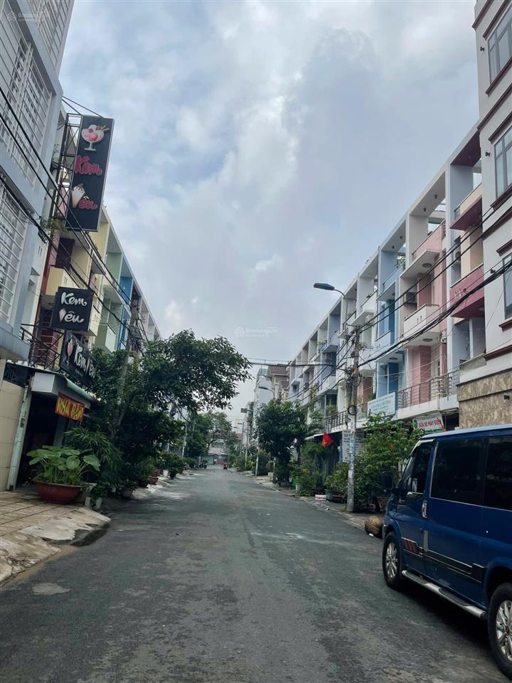 Nhà 4 tầngmặt tiền kd đường số 25 khu bình phú 1 dt 4,5x20m