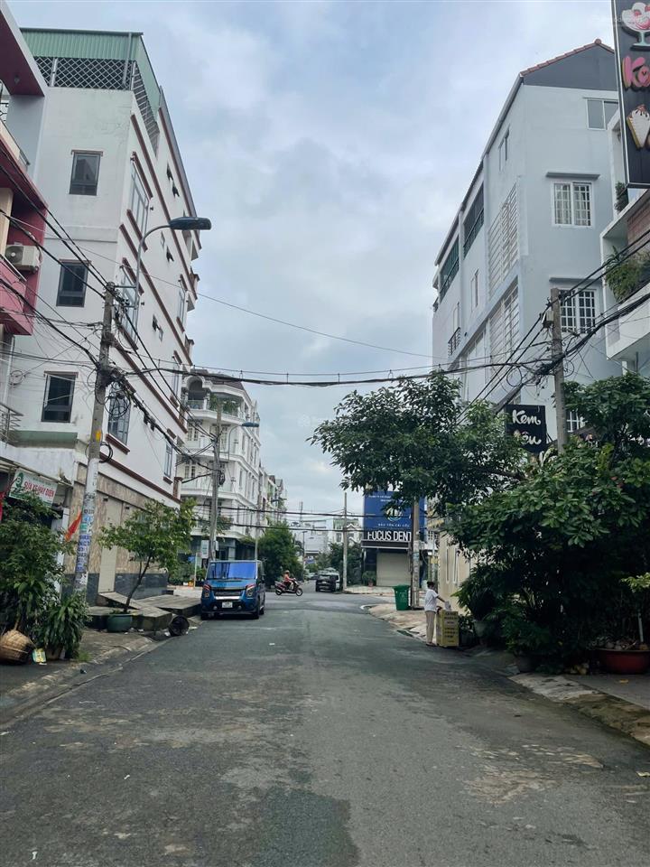 Nhà 4 tầngmặt tiền kd đường số 25 khu bình phú 1 dt 4,5x20m