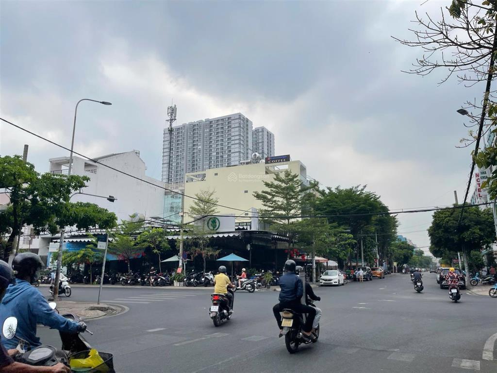 Nhà 4 tầngmặt tiền kd đường số 25 khu bình phú 1 dt 4,5x20m