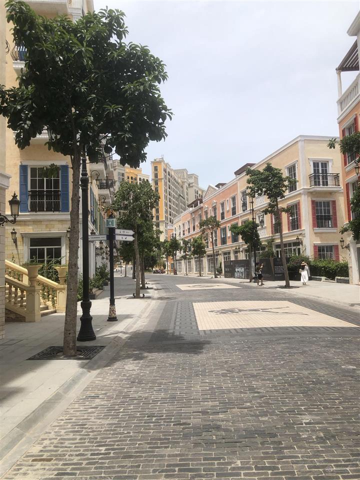 Shophouse 5 tầng  vị trí đắc địa, sở hữu lâu dài  giá cắt lỗ sâu nhất the centre phú quốc