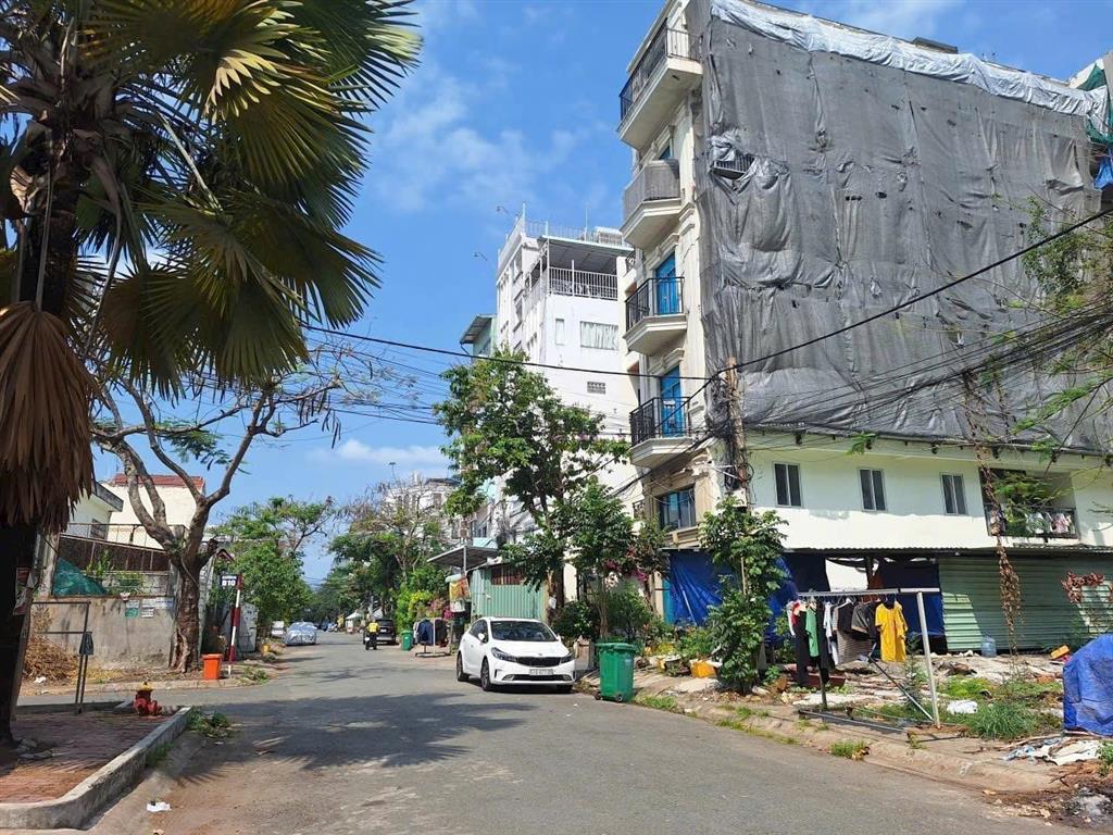 Đất Làng Đại Học, xây tự do 7 tầng,10x20m, 18.3 tỷ