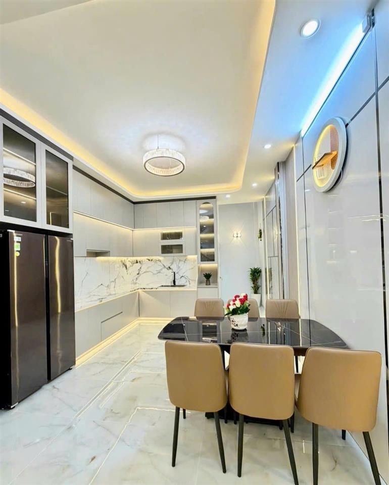 Nhà đẹp hẻm 1942 Huỳnh Tấn Phát, 4x14m, 5.8 tỷ, tặng nội thất tiền tỷ