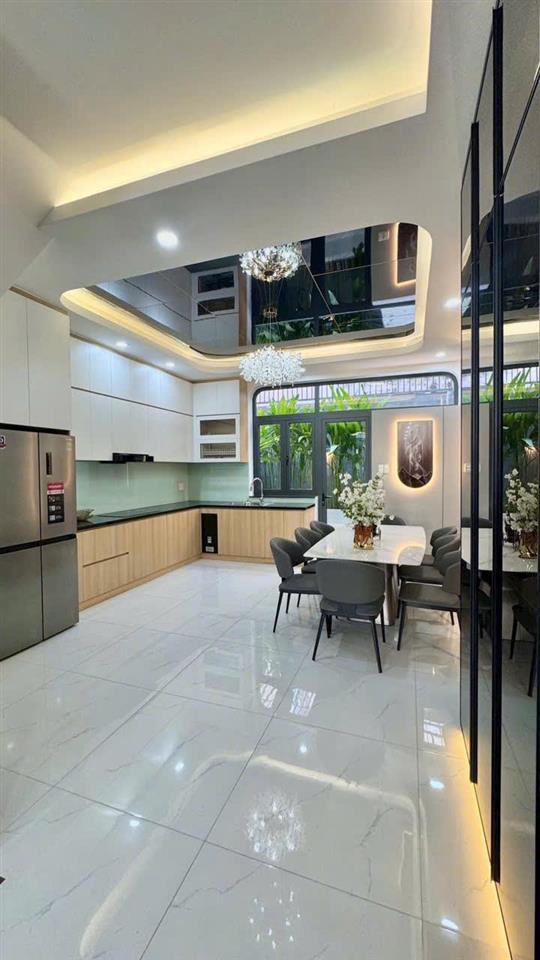 Giảm ngay 1 tỷ, nhà cạnh Phú Mỹ Hưng, có tháng máy, full nội thất, chỉ 16.5 tỷ