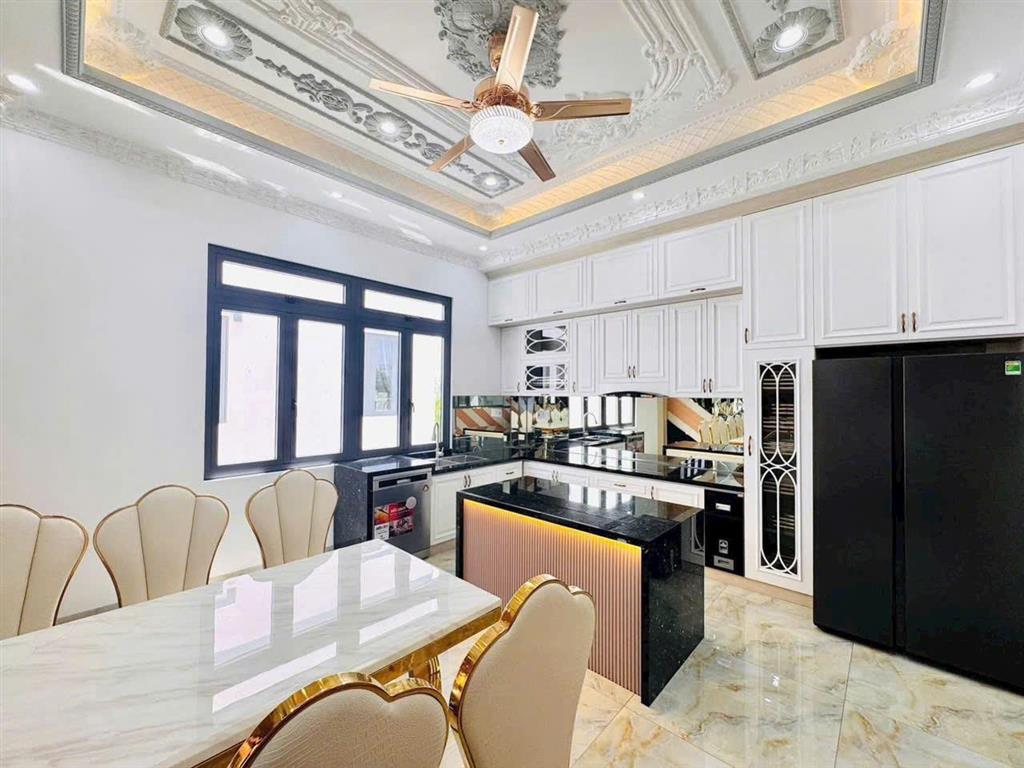 Nhà khu cán bộ ở ngay phà Binh Khánh, 4 tầng kiên cố, thuận tiện đi Cần Giờ