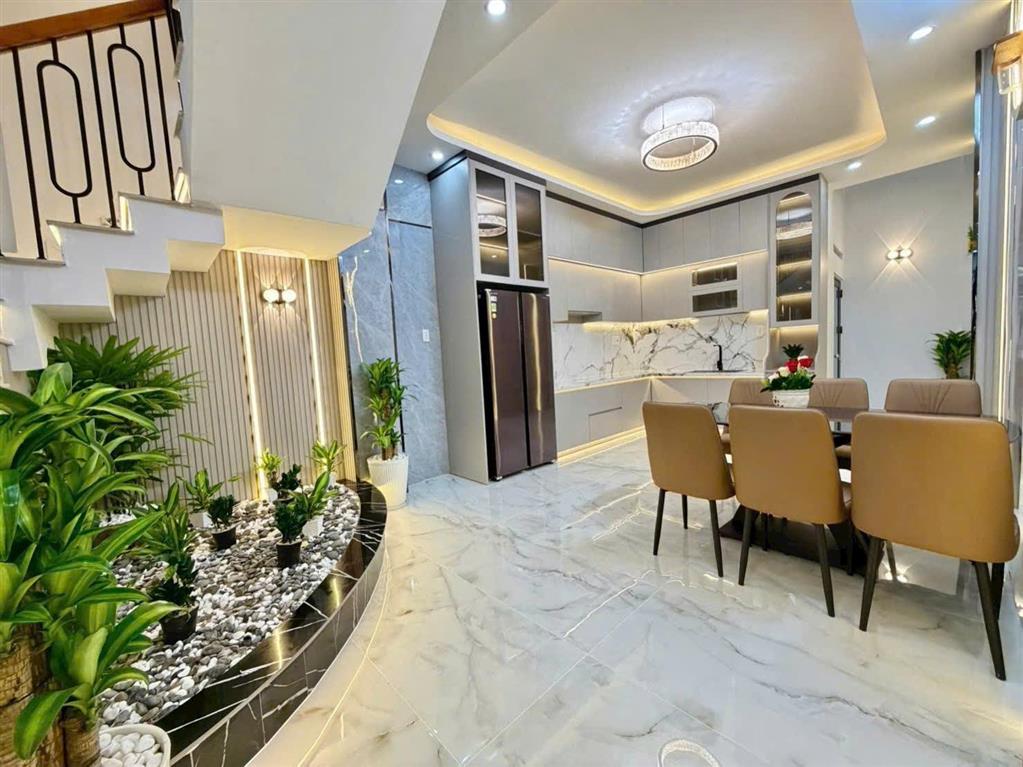 NHÀ CẠNH CHỢ PHÚ XUÂN, 4X14M, 3 TẦNG, HƠN 5.5 TỶ TÍ