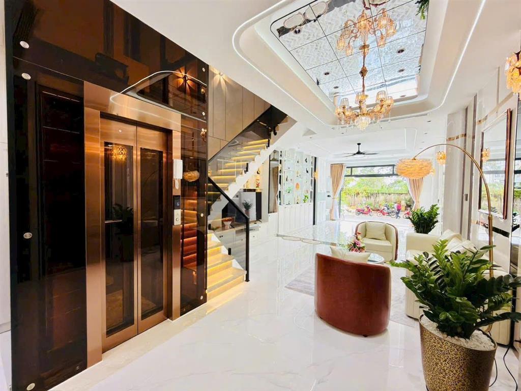 KHÔNG GIAN SỐNG ĐẲNG CẤP, CẠNH PHÚ MỸ HƯNG, THANG MÁY XIN XÒ