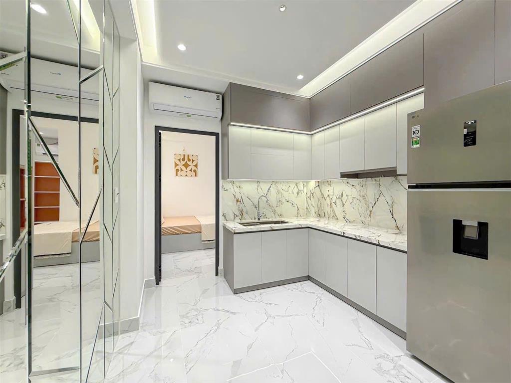 Nhà cạnh Vincom Quận 7, đầy đủ nội thất, 5.7 tỷ, dân kín