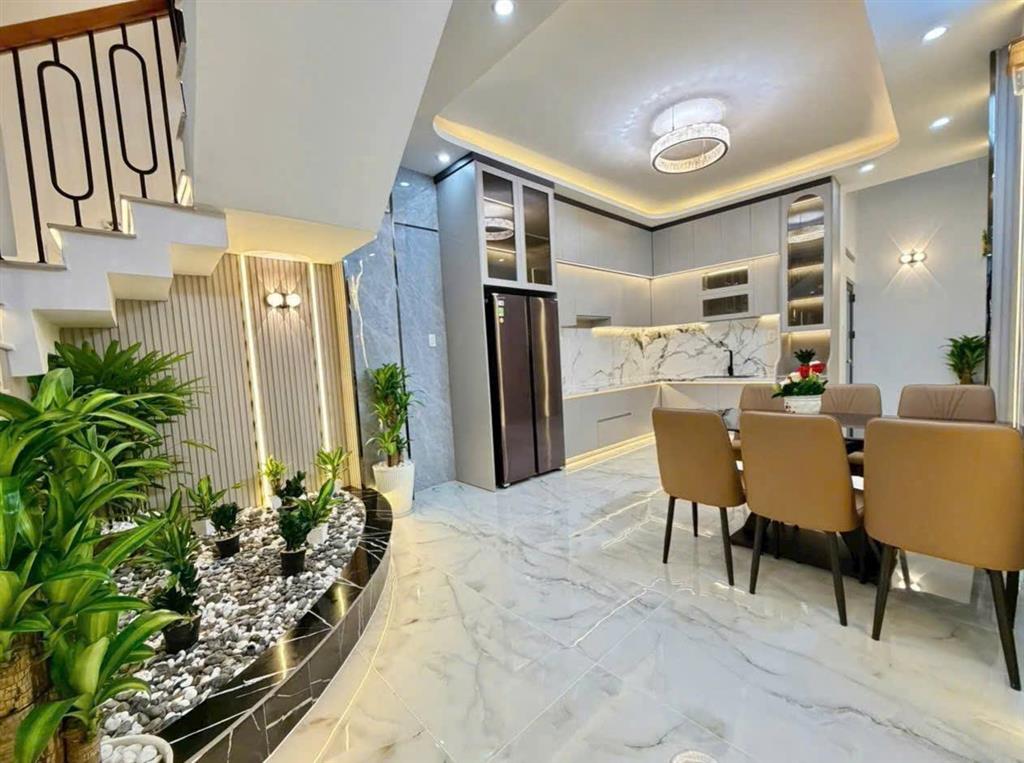 Nhà hẻm VIP 1942 Huỳnh Tấn Phát, 4x14m, tặng nội thất, chỉ hơn 5.5 tỷ tí