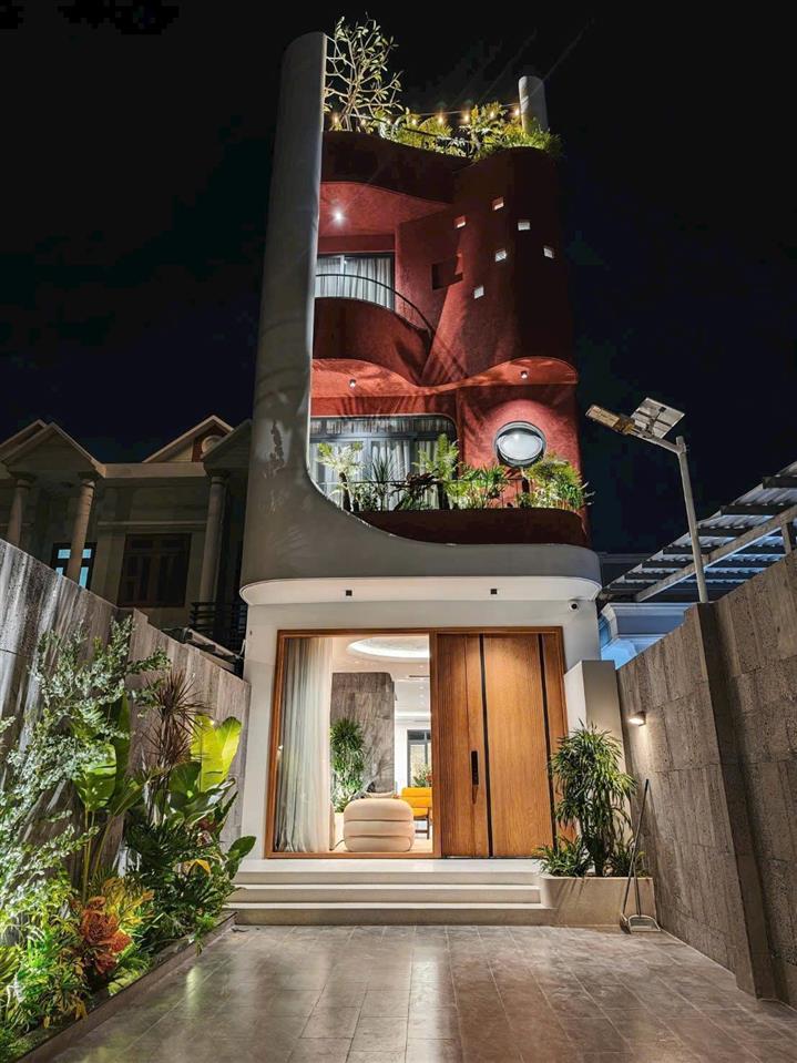 MẶT TIỀN DƯƠNG CÁT LỢI, 5X30M, CÓ THANG MÁY, NỘI THẤT ĐỈNH CAO