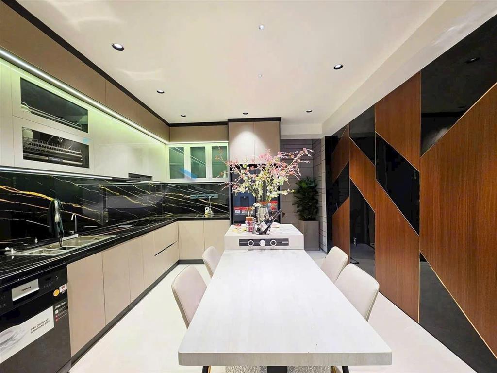 Nhà khu VIP Huỳnh Thị Đồng, thiết kế có gu, xem là thích ngay, cạnh Phú Mỹ Hưng