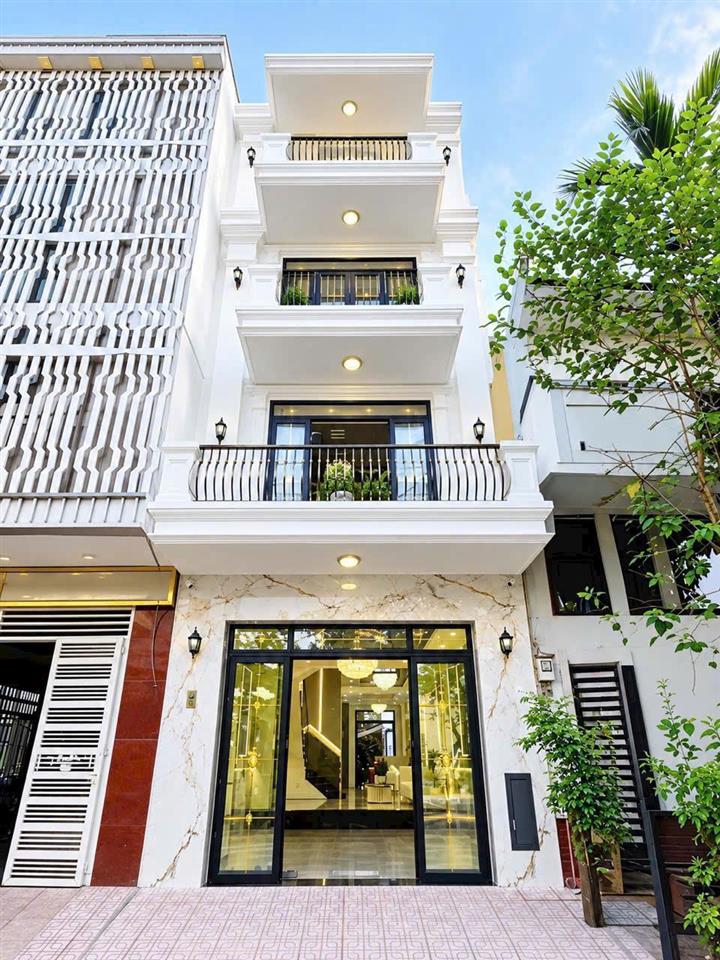 NHÀ CÓ THANG MÁY, VỪA Ở VỪA KINH DOANH, 5X18M, FULL NỘI THẤT, CẠNH PHÚ MỸ HƯNG
