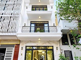 NHÀ CÓ THANG MÁY, VỪA Ở VỪA KINH DOANH, 5X18M, FULL NỘI THẤT, CẠNH PHÚ MỸ HƯNG
