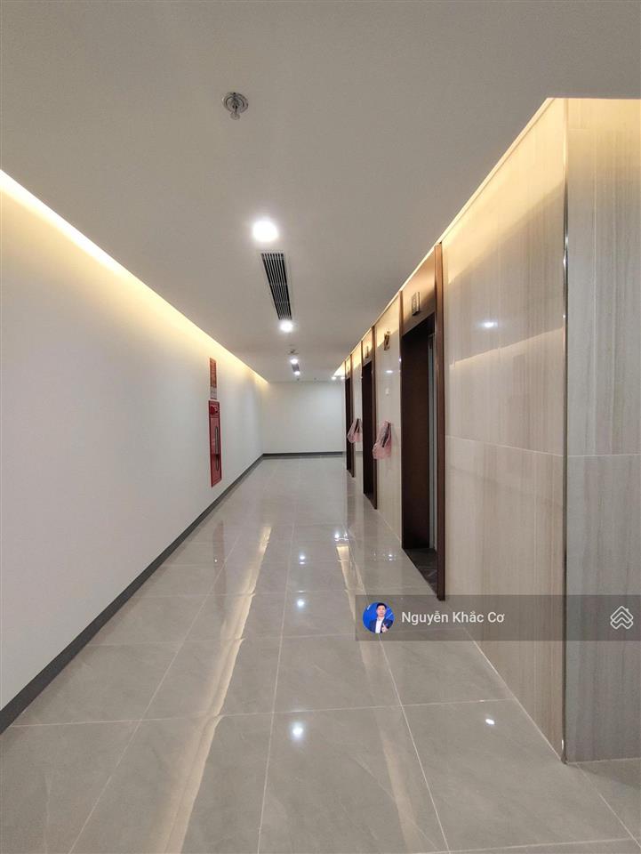 Bán sàn văn phòng hạng a tại rox center 136 hồ tùng mậu, hà nội 2000m2 có chia