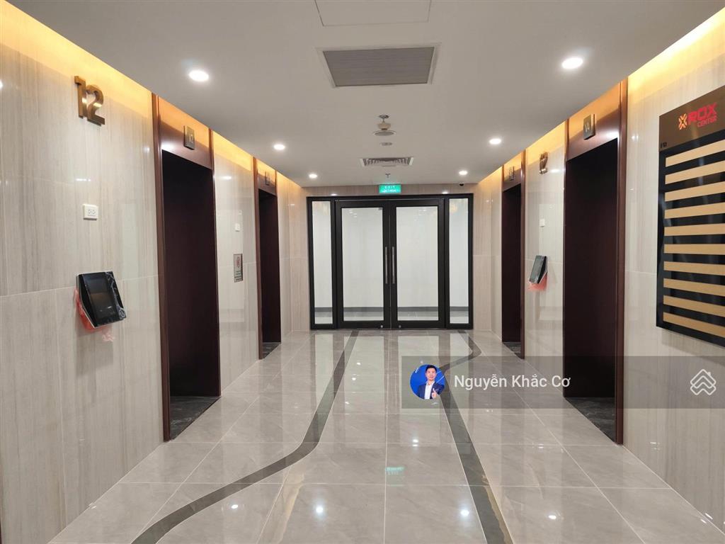 Bán sàn văn phòng hạng a tại rox center 136 hồ tùng mậu, hà nội 2000m2 có chia