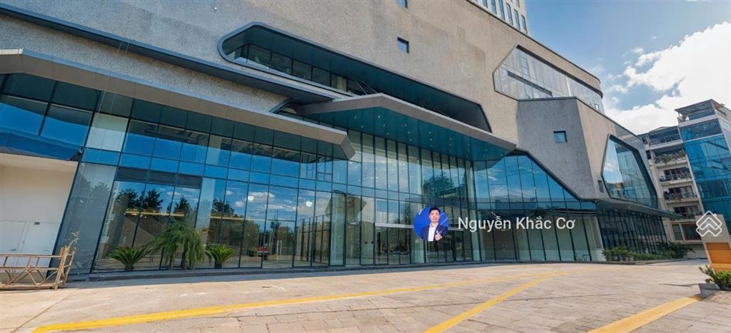 Bán sàn văn phòng hạng a tại rox center 136 hồ tùng mậu, hà nội 2000m2 có chia